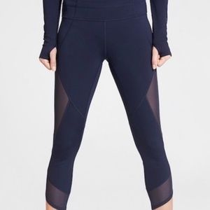 Athleta Aura Sonar Capri Navy Blue Leggings